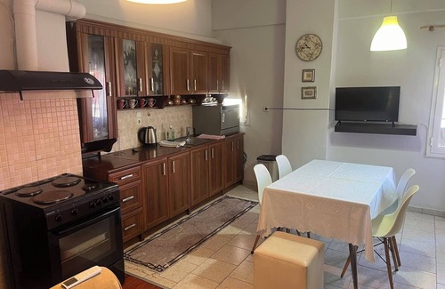 Heraklion Apartment | Apartment 'Olga Studio 1' with Sea View, Wi-Fi and Air Conditioning