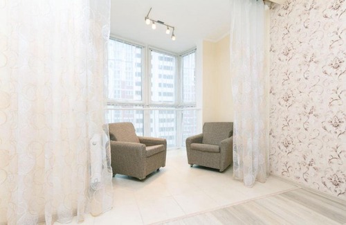 Pozniaky Apartment | Apartment on Drahomanova 2A