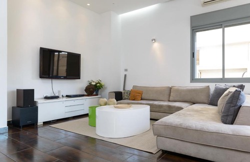Tel Aviv Promenade Apartment | Apartment On Mapu Street