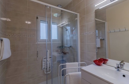 La Fagette Apartment | apartment on the 1st floor, renovated, pleasant, and quiet,