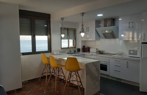 Almunecar Apartment | Apartment on the beachfront 10 meters from the beach