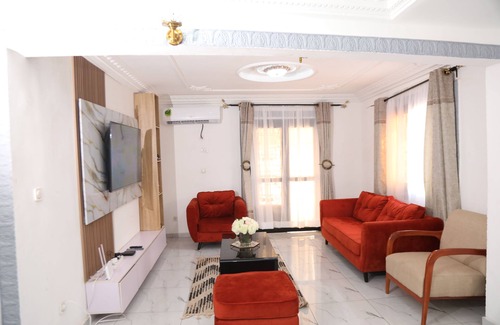 Yaounde Apartment | Apartment on the first floor of the BELINGA Villas, a place of charm and elegance