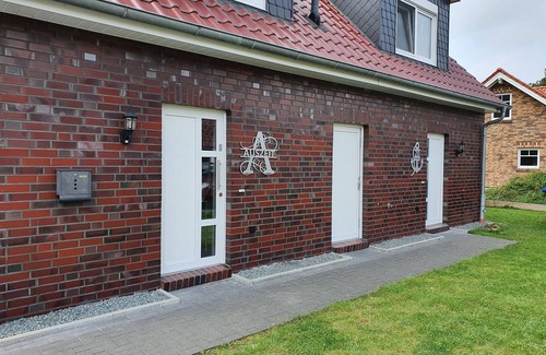 Tannenhausen House | Apartment or Holiday home with private beach at the lake in Aurich-Tannenhausen