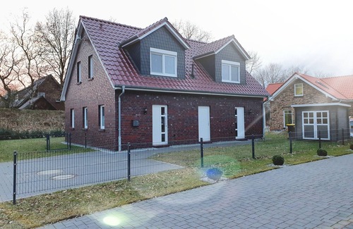 Tannenhausen House | Apartment or Holiday home with private beach at the lake in Aurich-Tannenhausen