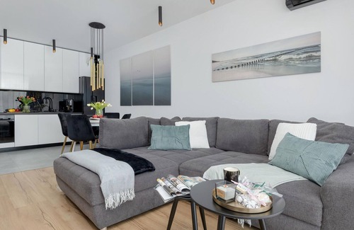 Dziwnow Apartment | Apartment Overlooking the River, Pool, Dziwnow