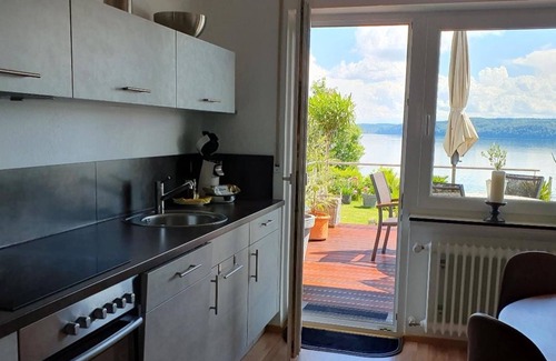 Sipplingen Apartment | Apartment 'Panorama-seetraum' with Lake View, Private Terrace and Wi-Fi