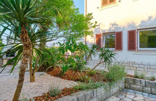 Veli Losinj Apartment | Apartment Pepermint - Health on the Island of Vitality
