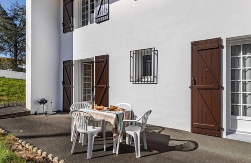 Ciboure Apartment | Apartment Petit bois in Saint-Jean-de-Luz - 4 persons, 2 bedrooms