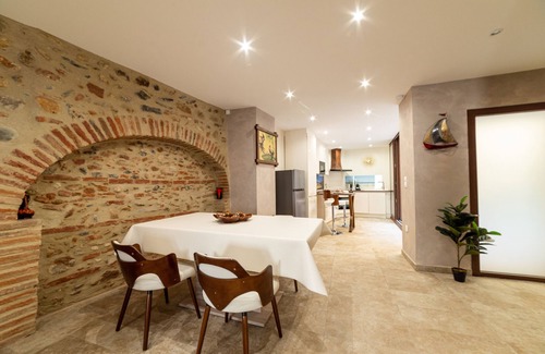 Rivesaltes Apartment | Apartment 'Plaisir Des Pierres' with Private Terrace and Wi-Fi