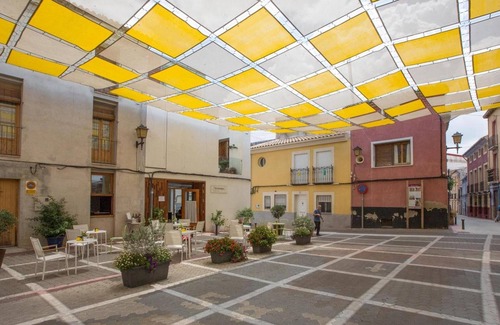 Bullas Apartment | Apartment 'Plaza Vieja En Bullas' with Balcony, Wi-Fi and Air Conditioning