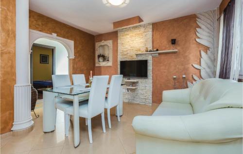 Antonci Apartment | Apartment Porec 80 With Outdoor Swimmingpool
