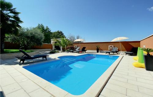 Antonci Apartment | Apartment Porec 80 With Outdoor Swimmingpool