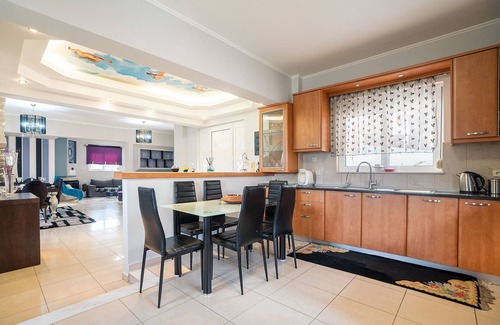 Kallithea House | Apartment 'Rafaela's House 2' with Shared Pool, Wi-Fi and Air Conditioning