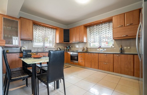 Kallithea House | Apartment 'Rafaela's House 2' with Shared Pool, Wi-Fi and Air Conditioning