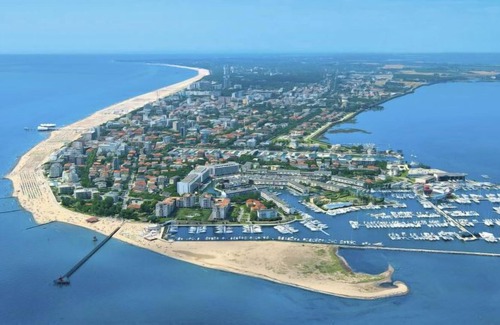 Lignano Pineta Apartment | Apartment Residence Giardino in Lignano Sabbiadoro - 5 persons, 2 bedrooms