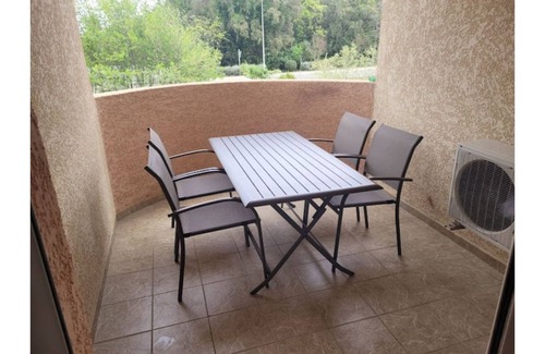 Santa-Maria-Poggio Apartment | Apartment rental near the sea