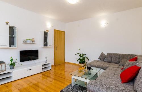 Banici Apartment | Apartment & Rooms Ma din - One Bedroom Apartment with Balcony and Sea View