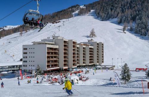 Noveli Apartment | Apartment Rosablanche E 108 by Interhome