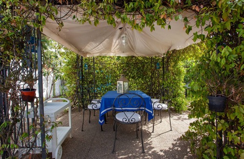 Siniscola Apartment | Apartment 'Rosalba House Mare' with Mountain View, Garden & A/C