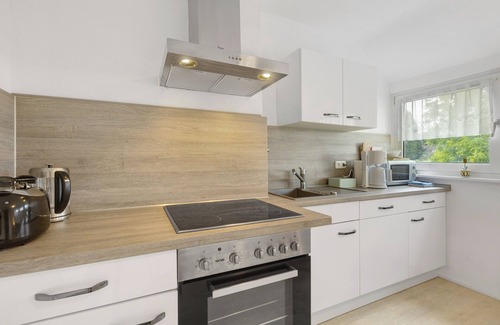 Vellmar Apartment | Apartment 'Ruhepol, 75qm' with Shared Pool, Shared Garden and Wi-Fi