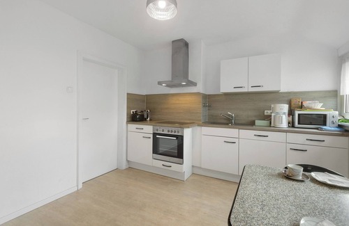 Vellmar Apartment | Apartment 'Ruhepol, 75qm' with Shared Pool, Shared Garden and Wi-Fi