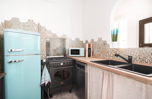 Irgoli Apartment | Apartment 'S' Istancu Vetzu' with Mountain View, Wi-Fi and Air Conditioning