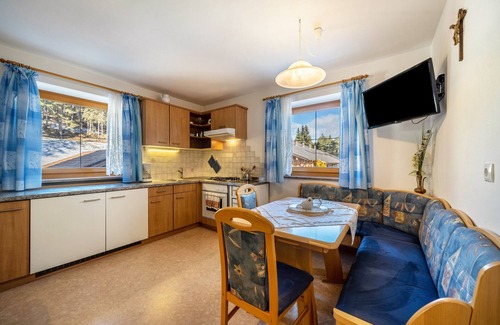 San Genesio Atesino Apartment | Apartment 'Stücklhof Wohnung Veilchen' with Mountain View, Shared Terrace and Wi-Fi