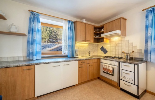 San Genesio Atesino Apartment | Apartment 'Stücklhof Wohnung Veilchen' with Mountain View, Shared Terrace and Wi-Fi