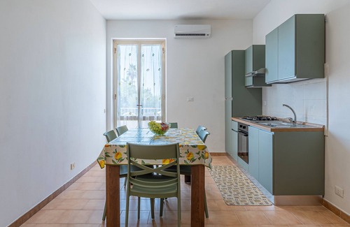 San Lorenzo Apartment | Apartment 'San Lorenzo' with Balcony, Wi-Fi and Air Conditioning