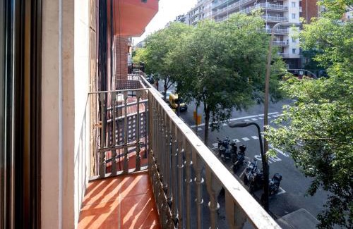 La Maternitat i Sant Ramon Apartment | Apartment Sants-Montjuïc- Avenida Madrid by Interhome
