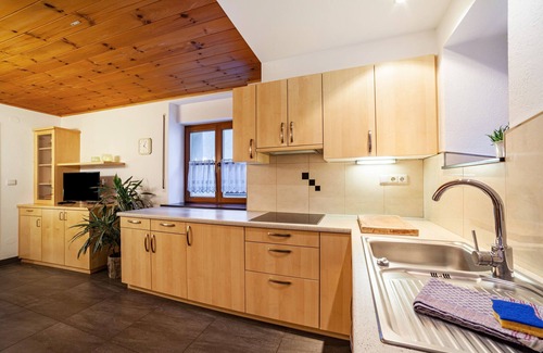 Laces Apartment | Apartment "Schnalserhof Gravensteiner" with Mountain View, Shared Terrace & Wi-Fi