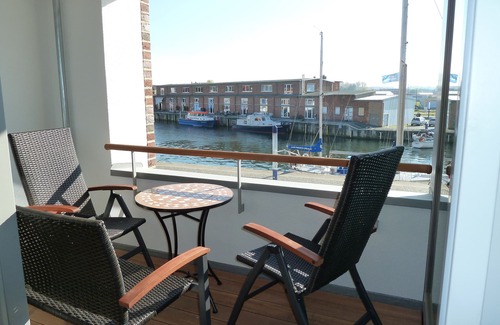 Wismar Apartment | Apartment "Schnieke Hüsing" directly at the old harbor of Wismar with parking in front of the house