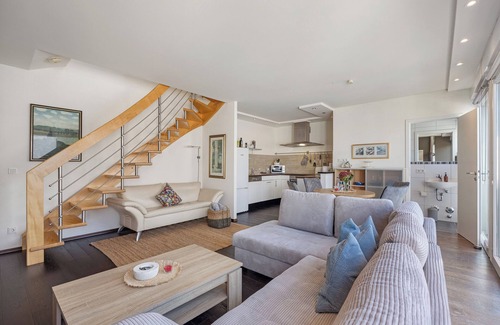 Region Hannover District Apartment | Apartment 'Schotstek' with Lake View, Private Terrace and Wi-Fi