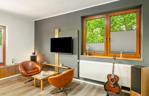 Idafehn Apartment | Apartment 'Seelter Ai Saterland' with Shared Garden, Balcony and Wi-Fi