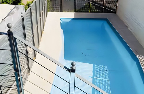 Santa Catalina Apartment | Apartment 'Sevilla Centro Con Piscina' with Shared Pool, Wi-Fi and Air Conditioning