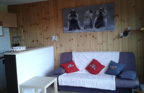 Reallon Apartment | apartment sleeps 6 near the slopes beautiful view of the valley