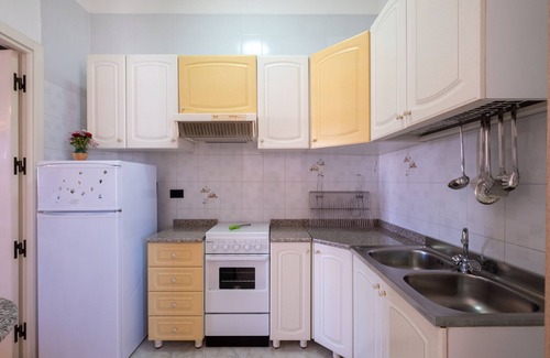 Giurdignano Apartment | Apartment Sole 1 with Terrace, A/C & Wi-Fi