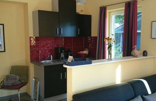 Wiefelstede Apartment | Apartment Sommerhus - apartment/apartment, shower or bath, toilet