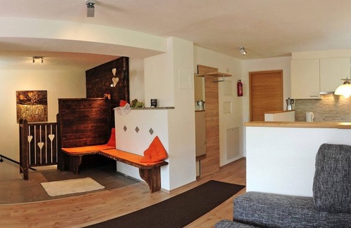 Valle Aurina Apartment | Apartment "Steinhaus XL" with Mountain View, Shared Pool & Wi-Fi