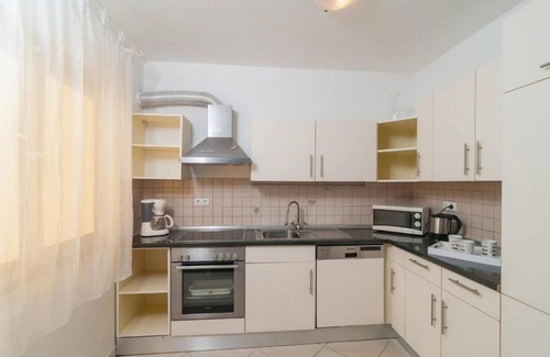 Stanici Apartment | Apartment Stipic Omis - Three Bedroom Apartment with Terrace