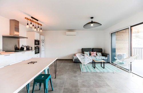 Seignosse Apartment | Apartment 'Style Landais' with Private Terrace, Wi-Fi and Air Conditioning