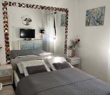 Zagreb Apartment | Apartment Sweet Dreams-close to ZOO,Dinamo stadium and the city center