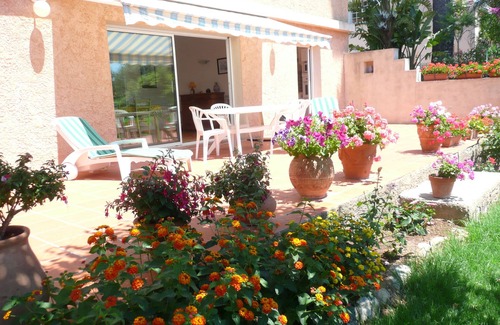 Sanary-sur-Mer Villa | Apartment T3, 2 bedrooms for 4 people in villa 150 meters from the sea
