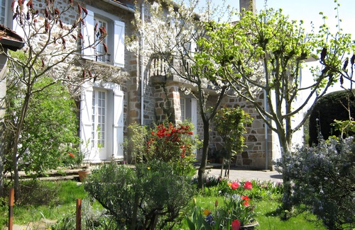 Panazol Apartment | Apartment 'T3 Chambre D'hôte' with Shared Terrace and Shared Garden