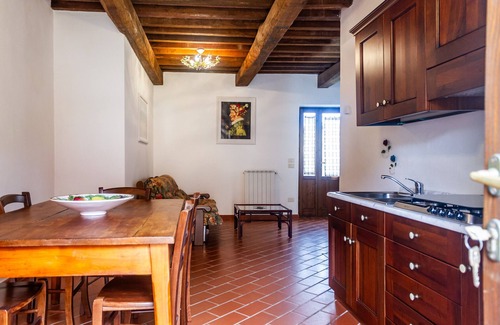 Magliano in Toscana Apartment | Apartment 'Tartaruga' with Shared Pool, Wi-Fi and Air Conditioning
