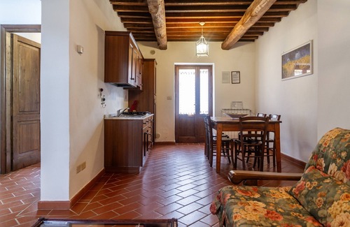 Magliano in Toscana Apartment | Apartment 'Tartaruga' with Shared Pool, Wi-Fi and Air Conditioning