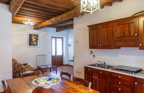 Magliano in Toscana Apartment | Apartment 'Tartaruga' with Shared Pool, Wi-Fi and Air Conditioning
