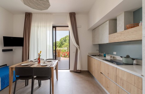 Otranto Apartment | Apartment 'Tenuta Vigna Corallo - Mimosa' with Shared Pool, Wi-Fi and Air Conditioning