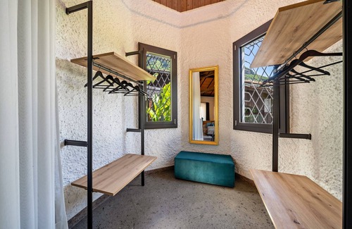 Terlano Apartment | Apartment 'Thanhammer Quarz' with Mountain View, Pool and Air Conditioning