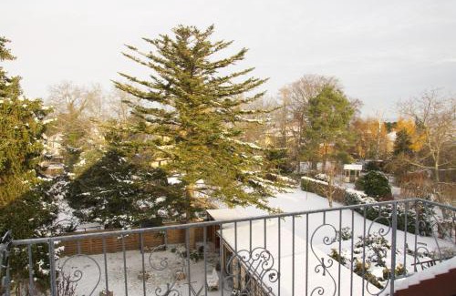 Dolzschen Apartment | Apartment Traumzeit mit Balkon in Vorstadtvilla
